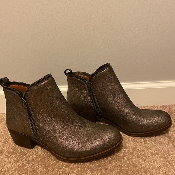 Lucky Brand Shimmery Booties Size 7 - Picture 1 of 5